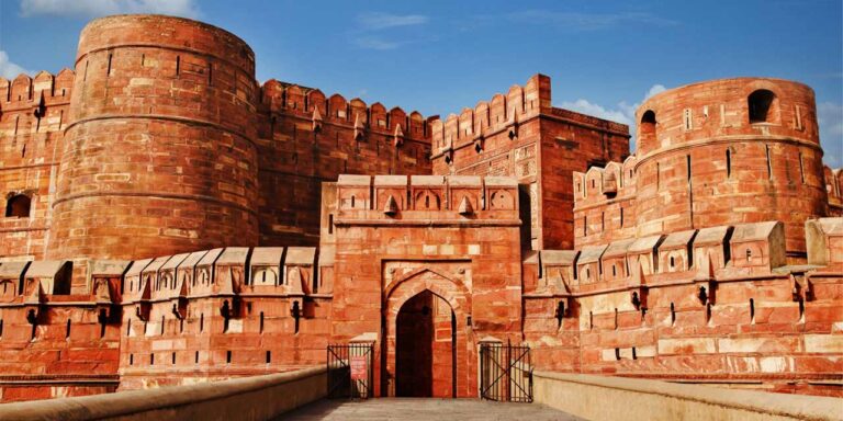 Day 3 – Delhi to Agra (approx. 3.5–4 hrs)
